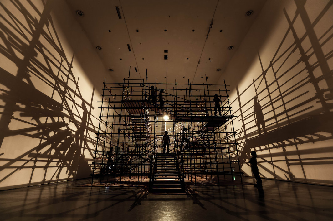 吴珏辉，“比特宫”展览现场，2016.