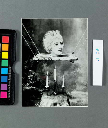 乔治·梅里爱电影《魔法之源》（约1890年）剧照文献，图中为演员Jehanne d’Alcy, 也是梅里爱的妻子. 选自托尼·奥斯勒“无法估量的文献库” .