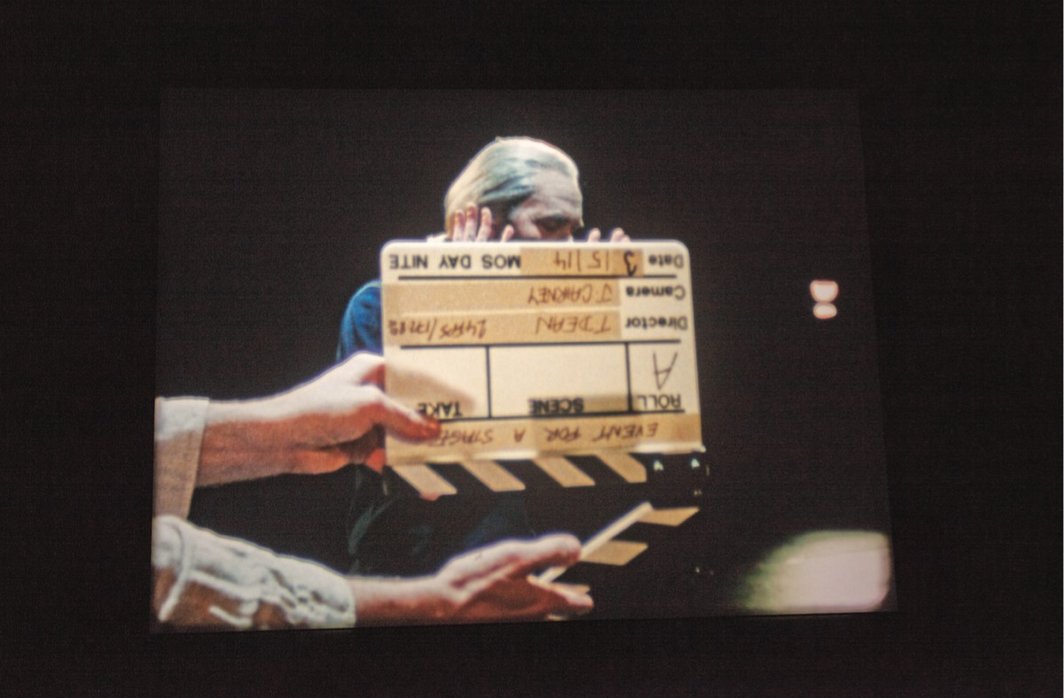 塔希塔·迪恩，《舞台上的事件》，2015，16毫米，彩色，有声，50分钟.