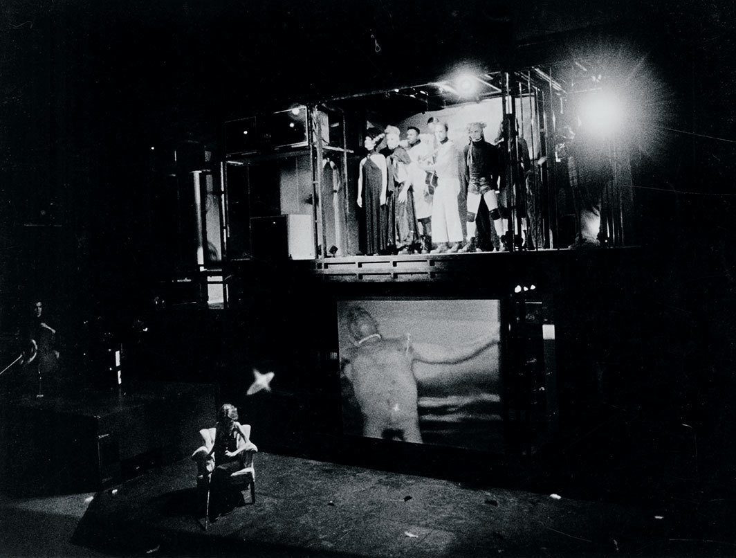 Reza Abdoh, 《鬼怪》，1991. 表演现场，洛杉矶戏剧中心，1991. 摄影：R. Kaufman.