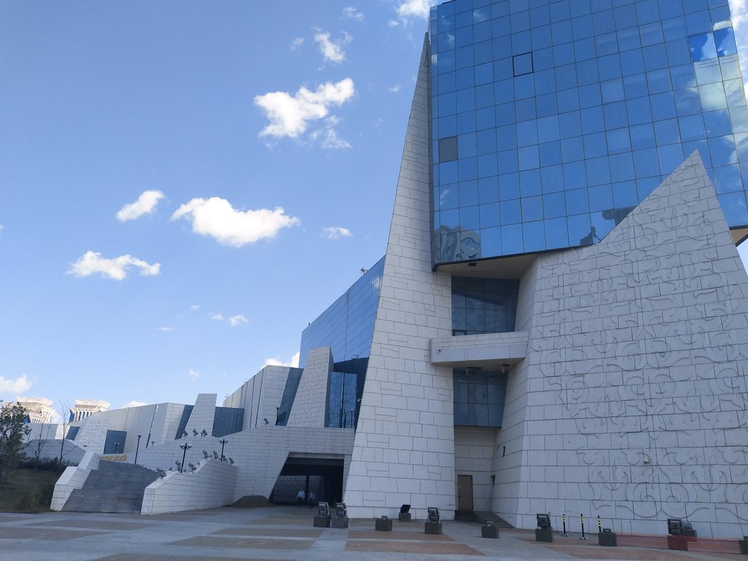 哈萨克斯坦国家美术馆，阿斯塔纳.