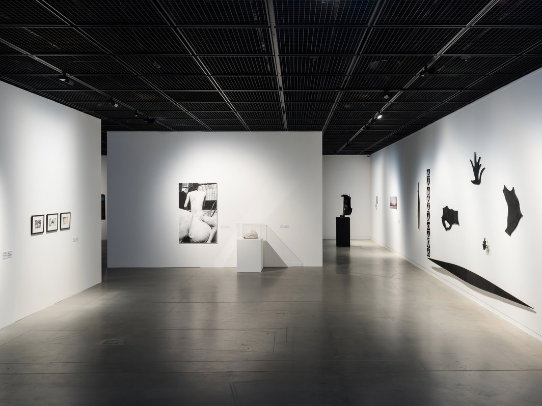 “欧亚乌托邦”，2018，展览现场；Rustam Khalfin的作品.