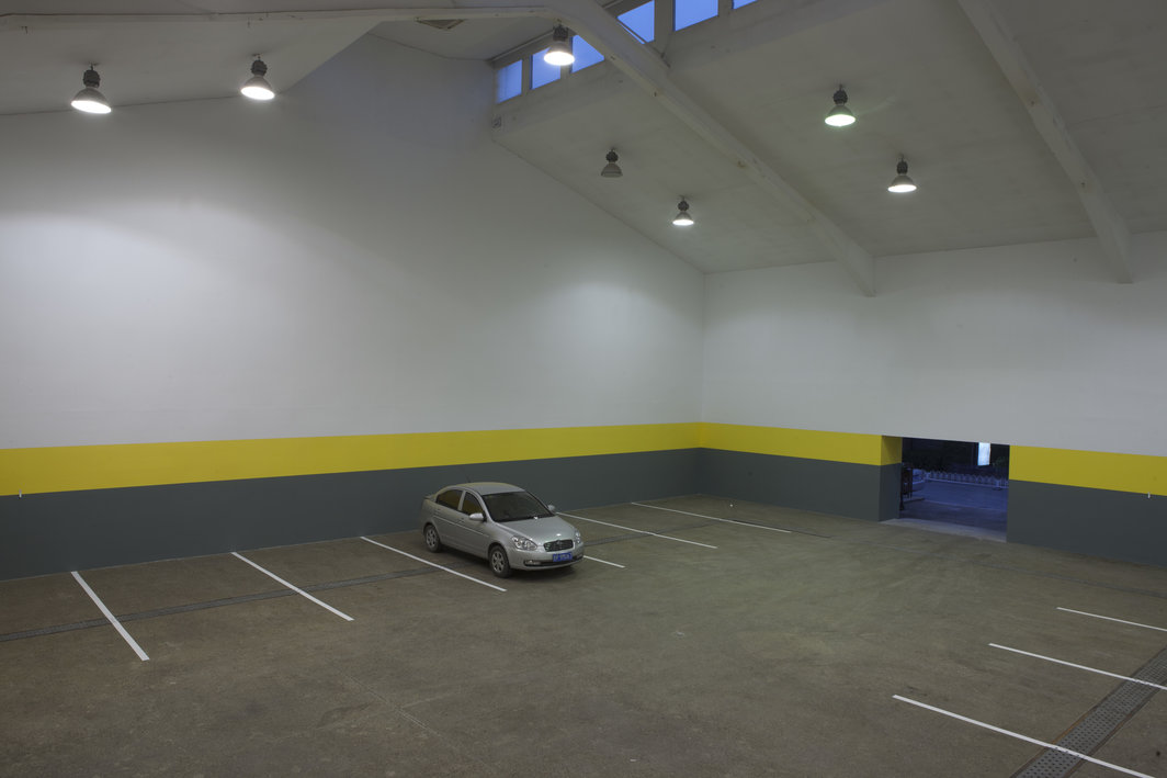 林明弘，《空位》展览现场，2013. 艺术家惠允.