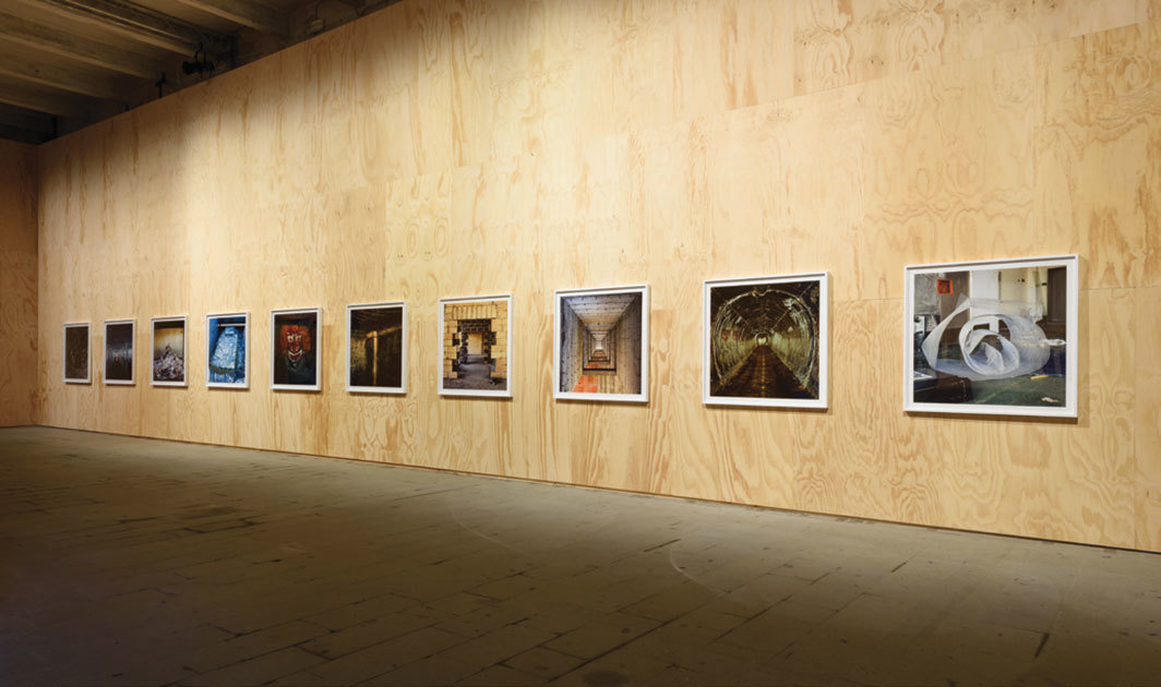 安东尼·埃尔南德斯作品，1999–2012, C-prints. 军械库展览现场. 摄影：Andrea Avezzù.