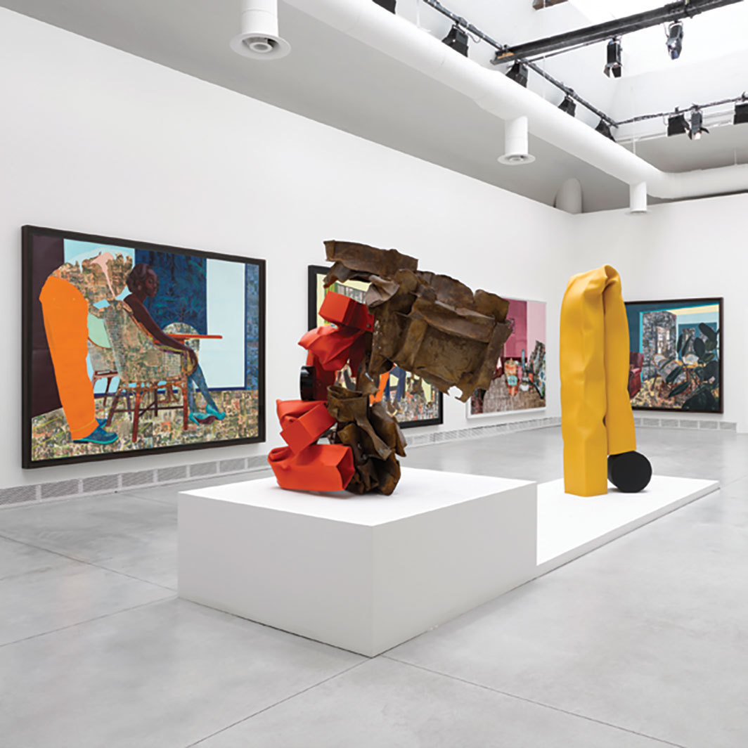 “愿你生活在有趣的时代”，2019，威尼斯主题馆展览现场.图为Njideka Akunyili Crosby和Carol Bove作品. 摄影：Maris Mezulis.