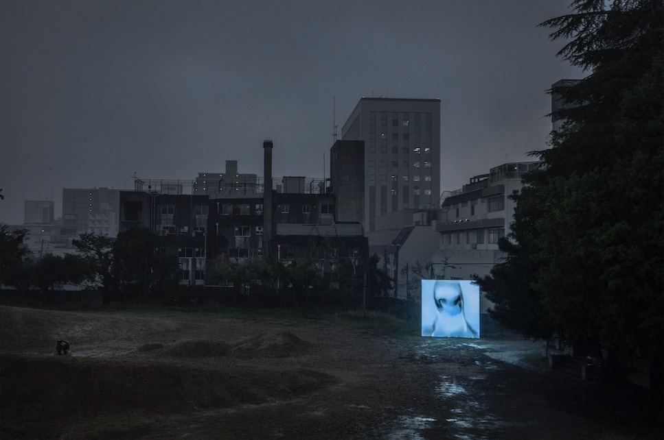 左：皮埃尔·于热，《题目未定》，2019至今；右：艾蒂安·尚博，《微积分/石》，2019. 摄影：Ola Rindal.