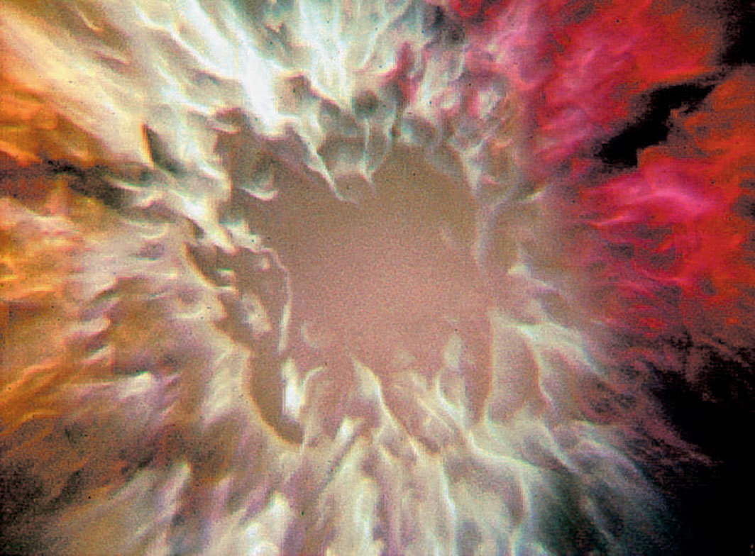 乔登·贝尔森，《萨玛迪》截屏，1967，16毫米胶片，彩色有声，时长6分钟. © Center for Visual Music.