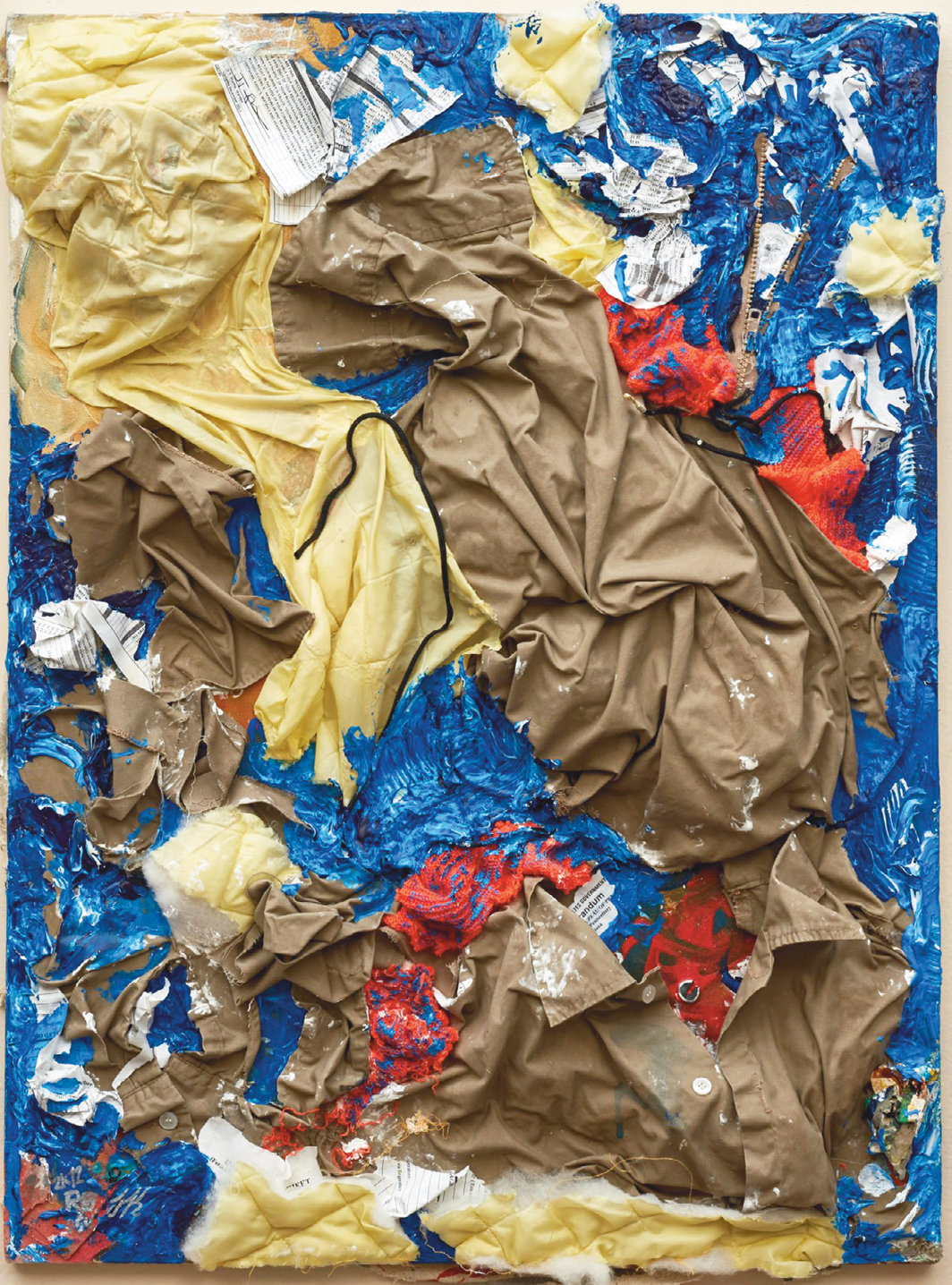 吉尔伯托·里韦拉（Gilberto Rivera），《制度噩梦》（An Institutional Nightmare），2012，画布上联邦监狱制服、卫生纸、地板蜡、监狱文件、报纸、丙烯，32 1⁄4 × 24 1⁄4".