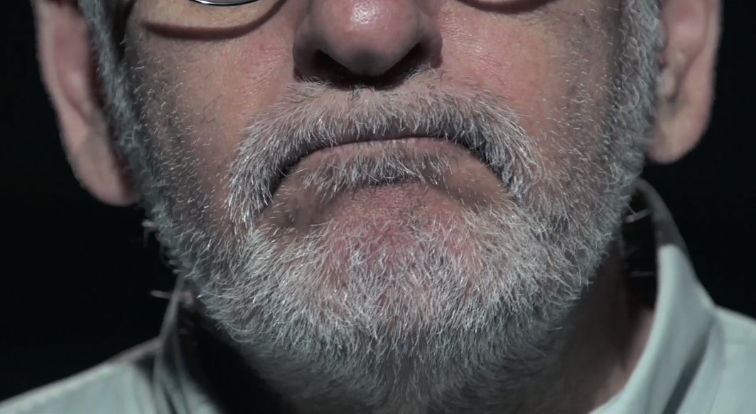 克拉拉·伊恩尼，《重复》，2017-18，高清录像，彩色有声，时长23分. 图为演员艾萨斯·阿尔玛达. 