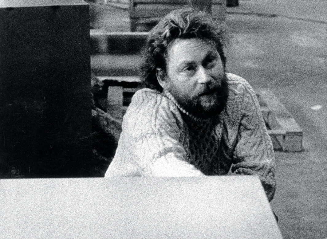 唐纳德·贾德在荷兰贝赫艾克的Nebato工厂，1969. 摄影： Claude Magelhaes. © Judd Foundation/Artists Rights Society (ARS).