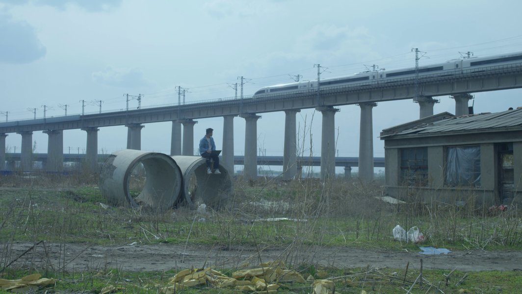 王拓，《哭阵门》静帧，2021，双频4K影像，彩色有声，时长30分钟.