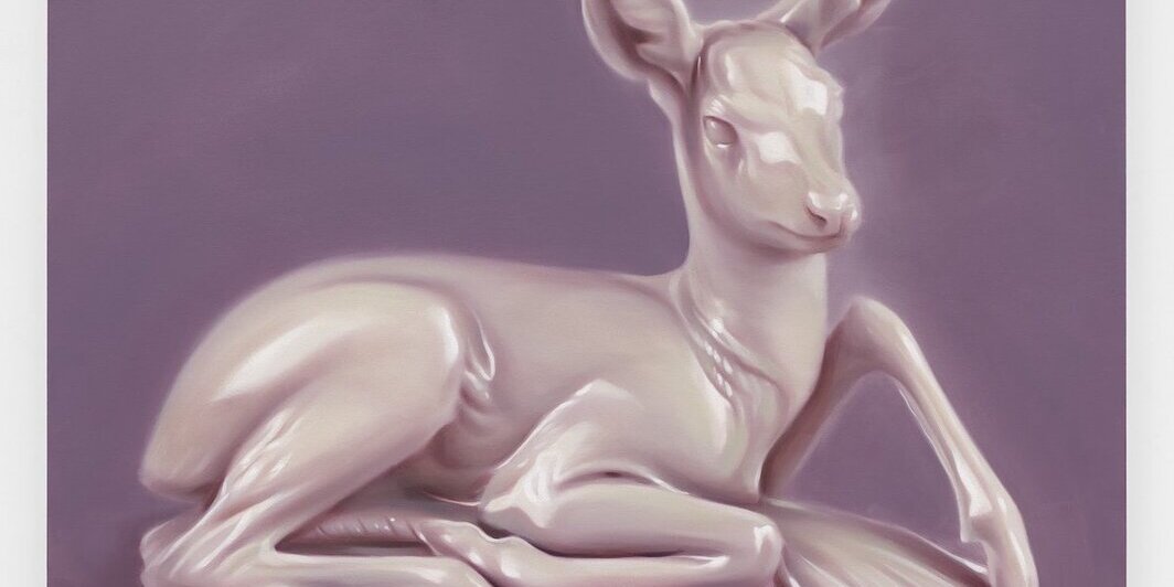 罗伯特·拉塞尔，《躺着的小鹿》， 2023，布面油画，40 x 55".