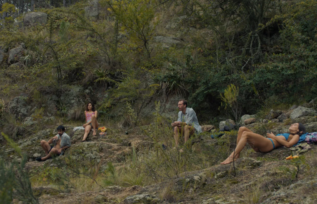 罗德里戈·莫雷诺，《罪犯们》，2023，彩色有声，时长180分钟.