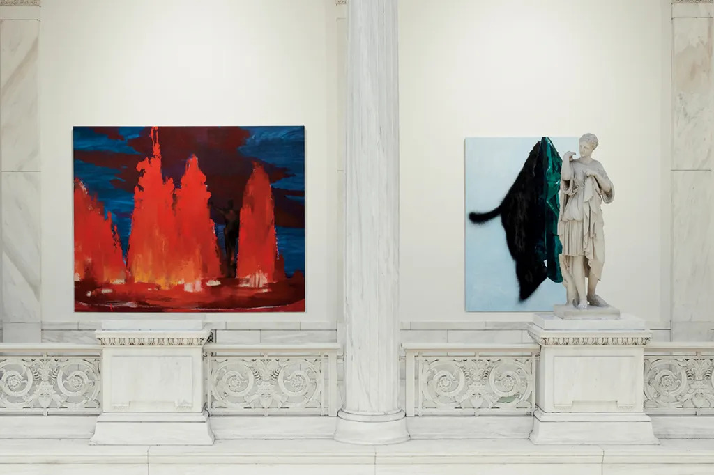 第58届卡内基国际展展览现场，2023，卡内基美术馆，匹兹堡. 从左至右：穆罕默德·萨米，《喷泉I》（The Fountain I），2021；穆罕默德·萨米，《阿布格莱布》（ Abu Ghraib），2022. 摄影：Sean Eaton.