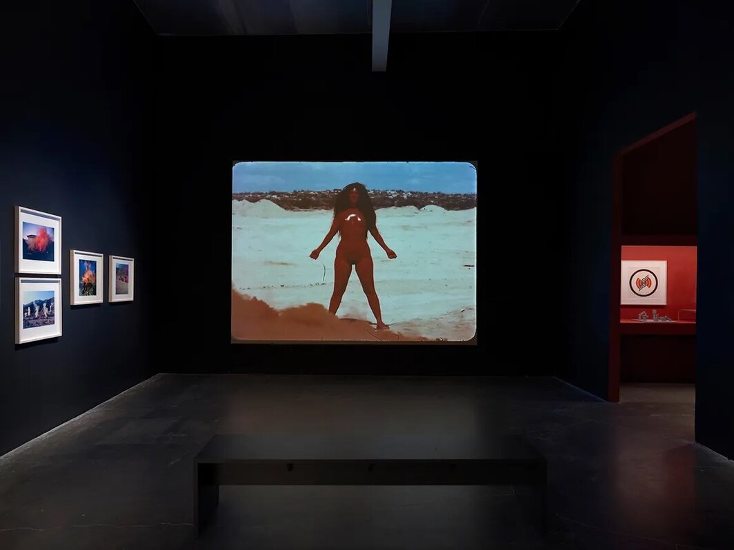 “朱迪·芝加哥：她的故事”，2023-2024，纽约新美术馆. 摄影：Dario Lasagni. © Donald Woodman/Artist Rights Society (ARS), New York.