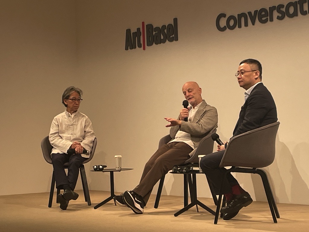 张颂仁、乌利·希克和皮力在香港巴塞尔讲座现场.
