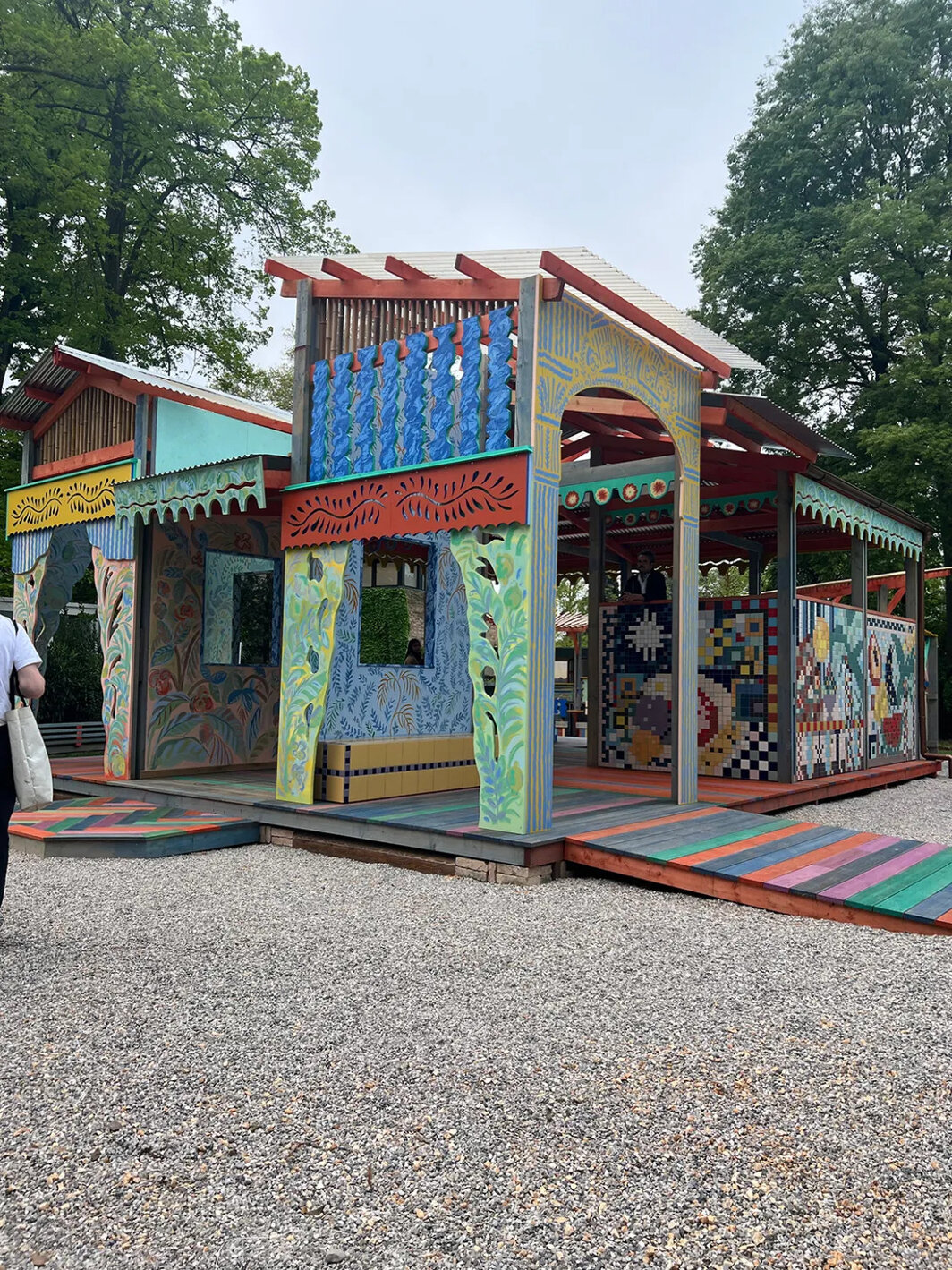 索尔·卡莱罗（Sol Calero）在绿城花园的作品.