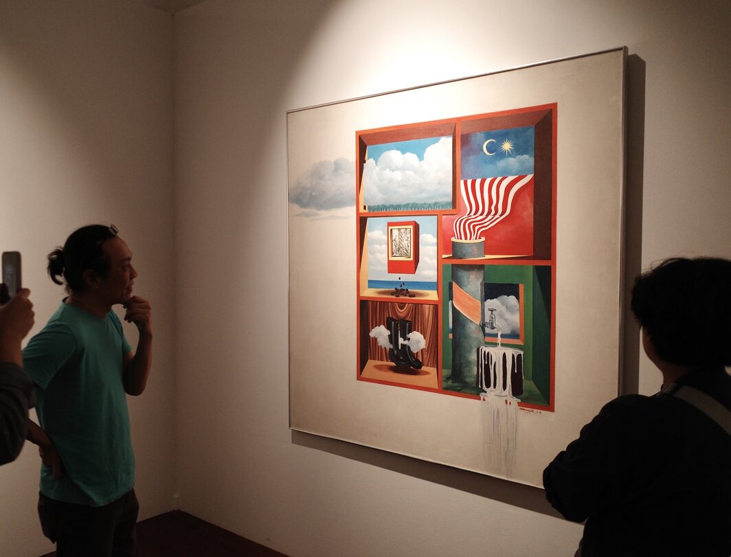 走访团队在马来西亚国家画廊看收藏展“NUSA”.