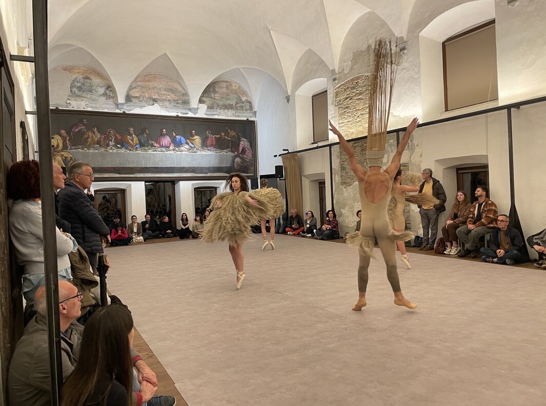 西莉亚·本戈莱亚舞蹈作品《旋转与自由》表演现场，2025.