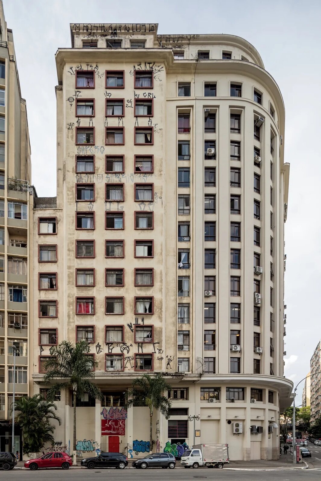 弗朗西斯科·贝克，剑桥饭店，建于1951年，圣保罗，2017. 摄影：Leonardo Finotti. 