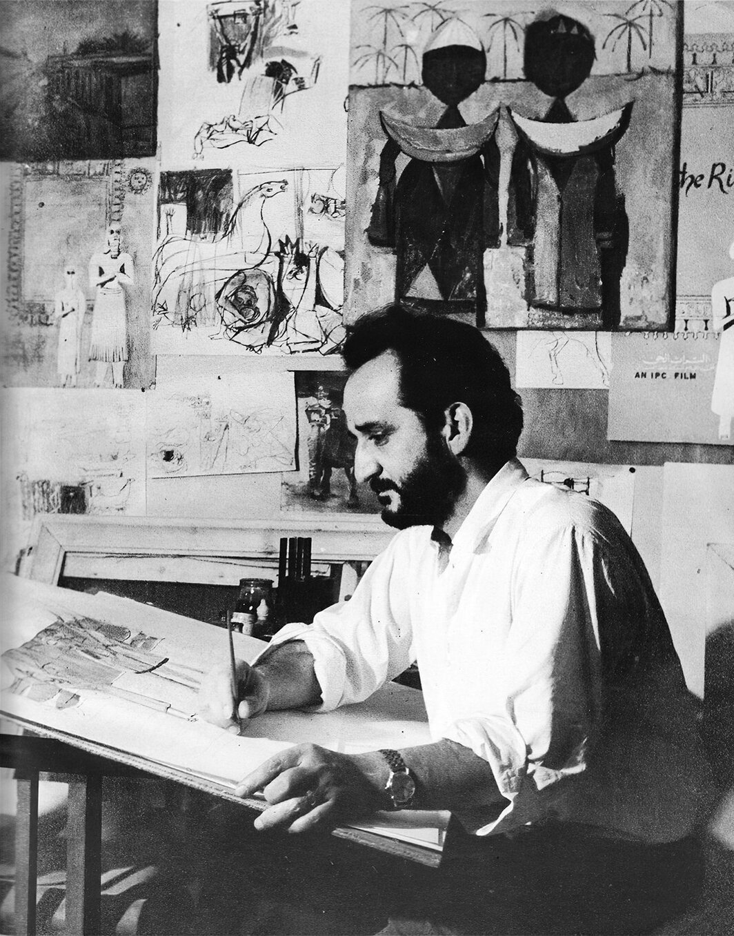贾瓦德·萨里姆在其巴格达工作室内，1958年前后.