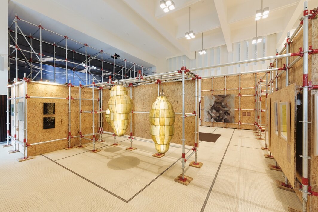 “感知的仪式”展览现场，TAF艺术基金会，New Bahru学校礼堂, 2026. 图片由TAF艺术基金会提供.