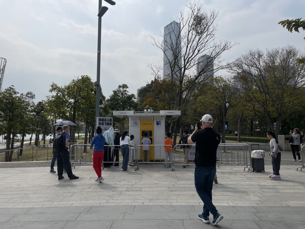 深圳人才公园的美团无人机外卖点.