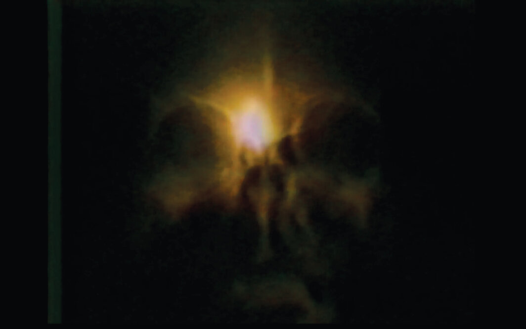 鲍蔼伦，《蓝》，1989–90，录像，彩色有声，时长8分钟.