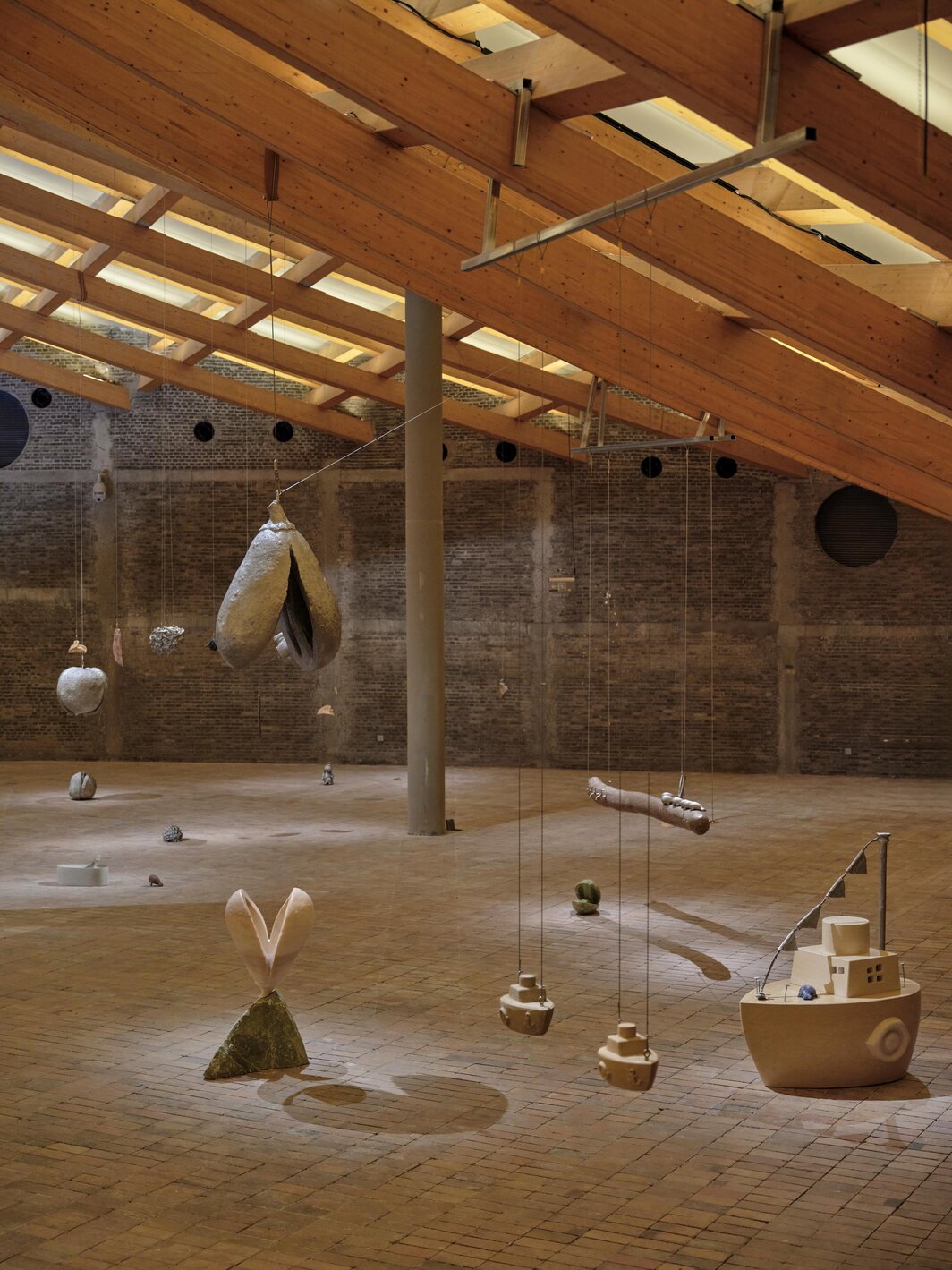 “流水与雀鸟之声”展览现场，UCCA陶美术馆，2026.