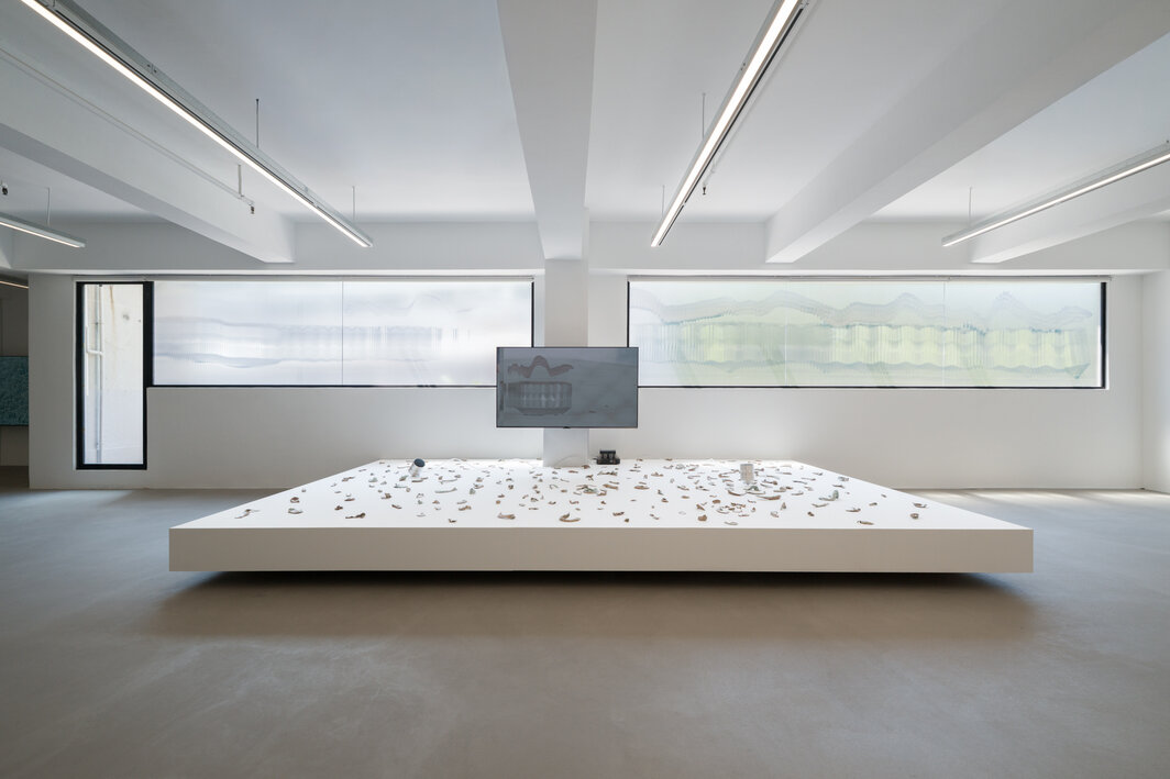 李明，“Swayy Wayy”展览现场，2026. 摄影：Felix SC Wong.