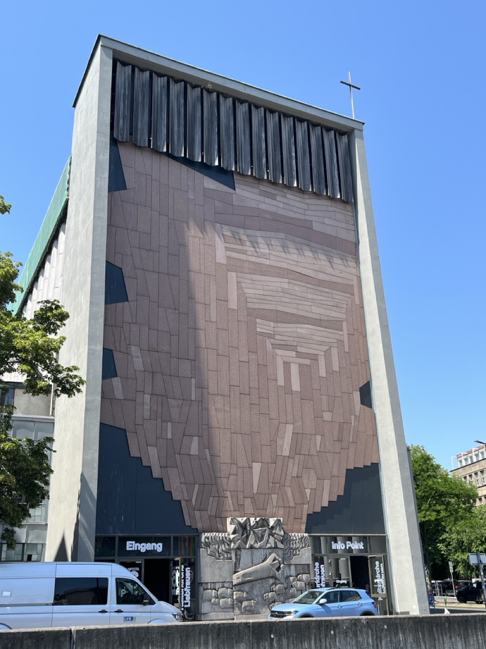 波鸿圣母文化教堂外观.