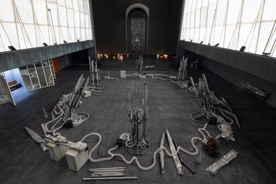 阿巴斯·扎赫迪，《天空恐惧症 47051》（Ouranophobia 47051）, 2026. 图片提供：Abbas Zahedi / Manifesta 16 Ruhr / IvanErofeev.