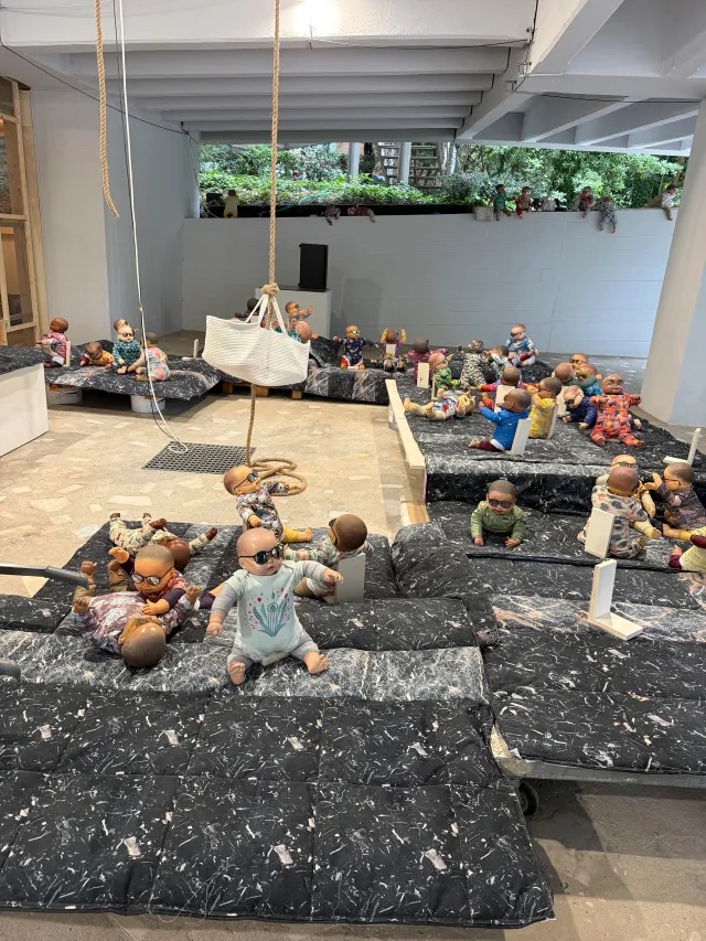 “荒川-纳什医：草宝宝，月宝宝”，2026，威尼斯双年展日本馆. 第61届威尼斯双年展展览现场.